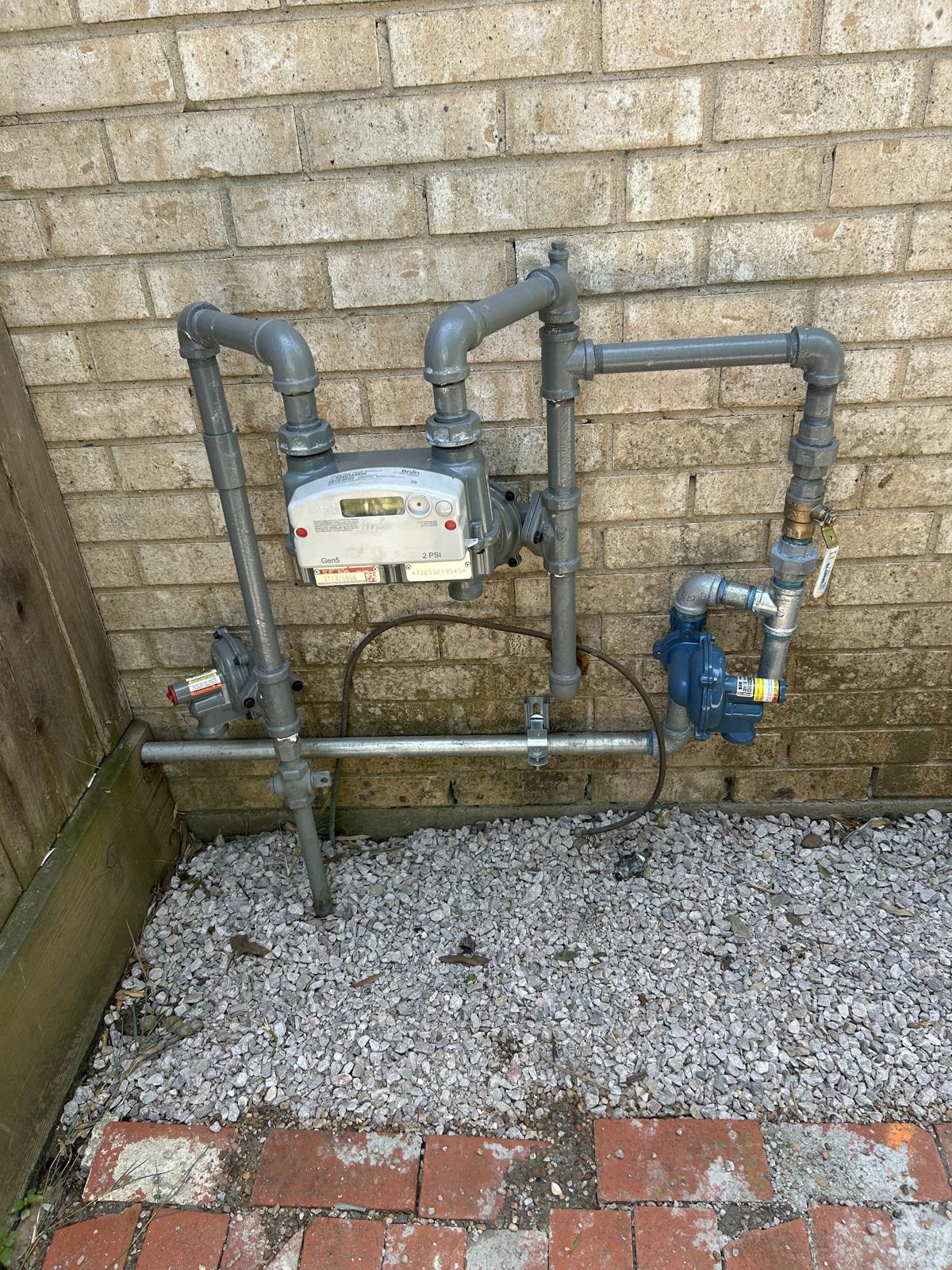 Gas meter and fuel line piping by Kelm